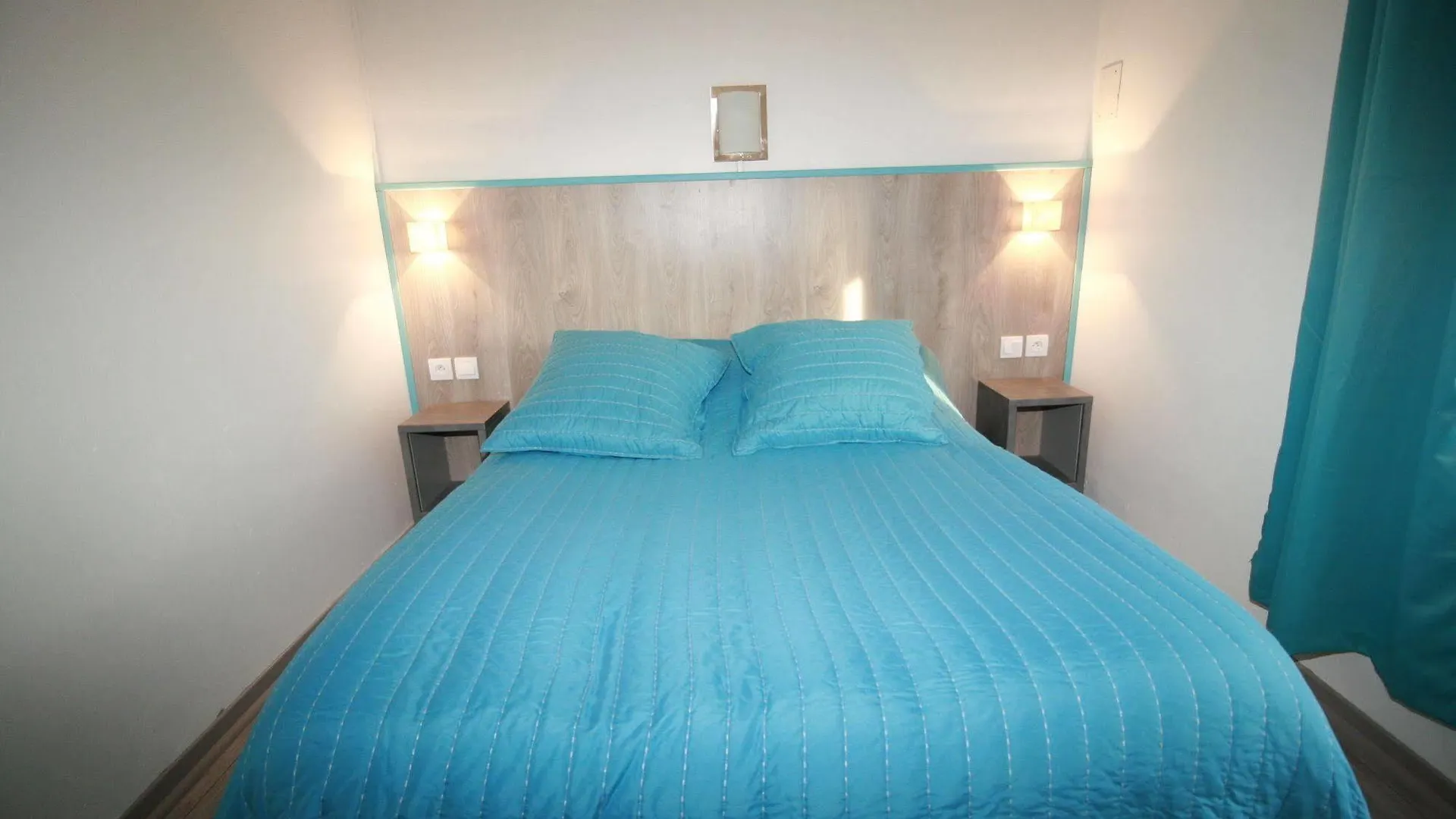 The Originals City, Hotel Azur, Fos-Sur-Mer 3*,
